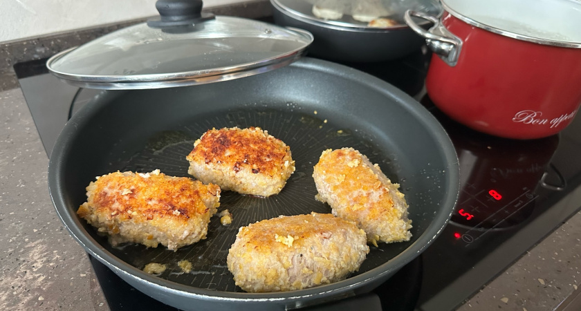 Роскачество проверило "трендовые" котлеты: полный список лучших