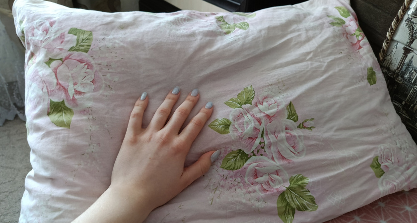 Эти "бабушкины" подушки не в моде и даже опасны: эксперты объяснили, почему стоит выбирать трендовые