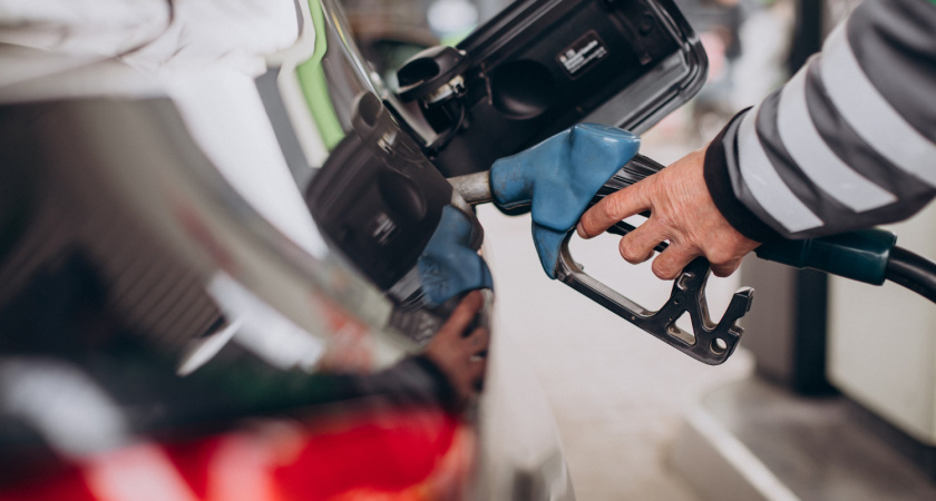Почему нельзя заправлять полный бак в машине: скрытая угроза, о которой вам не расскажут на заправках