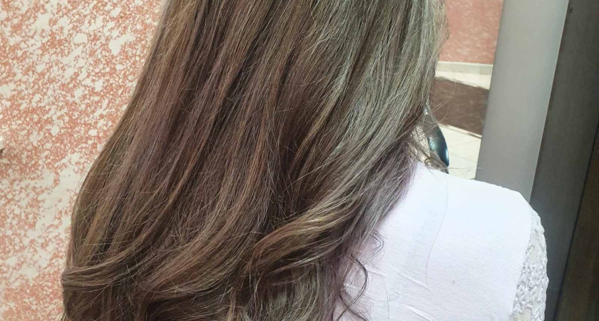 Эти 2 лайфхака из СССР помогут сэкономить на парикмахере: забытые женские секреты, которые работают