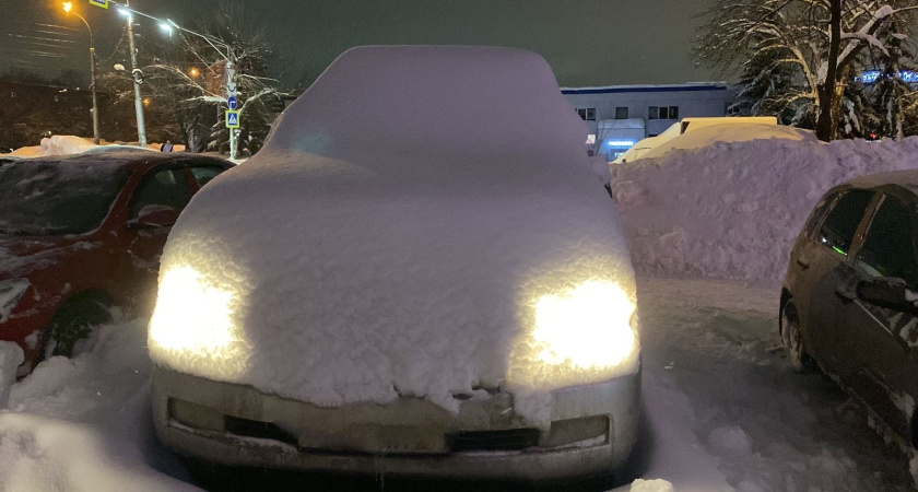 Защищаем дворники и вмиг размораживаем личинку замка: 3 актуальных автолайфхака для зимы