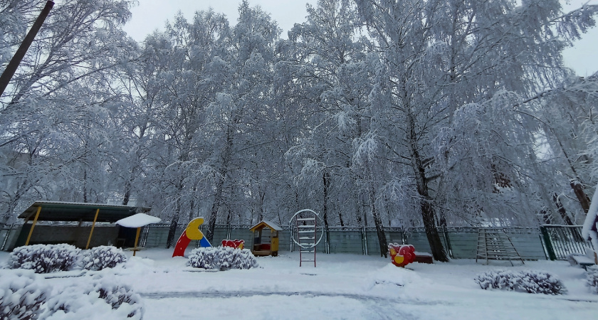 Курганцы жалуются на неубранный снег во дворах
