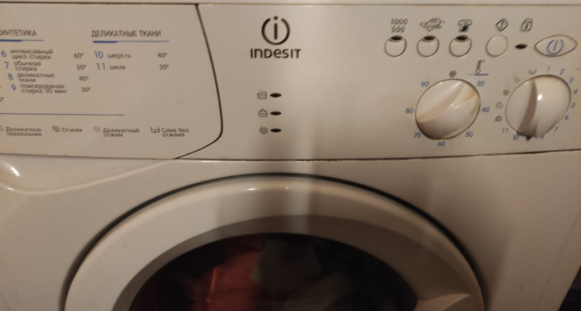 За 5 минут почистила фильтр в стиральной машинке: хитрый трюк с 3-мя защелками - рукастые сантехники всегда так делают