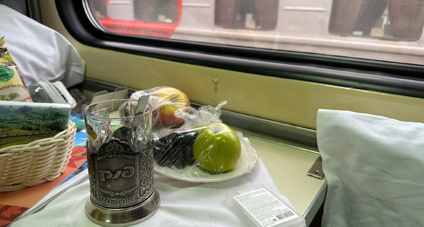 Путешественник мечтал выспаться в купе, но вмешалась мать: конец хорошей поездки - до чего дошел конфликт