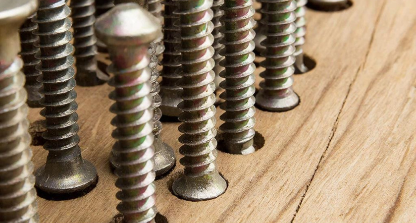 Как скрыть саморезы в дереве - без шпатлевки и заглушек: секрет опытного столяра 