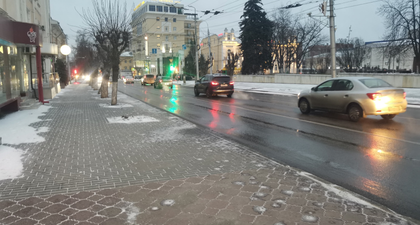 В ГАИ дали совет - что делать, если загорелся красный сигнал светофора, а вы уже пересекли стоп-линию