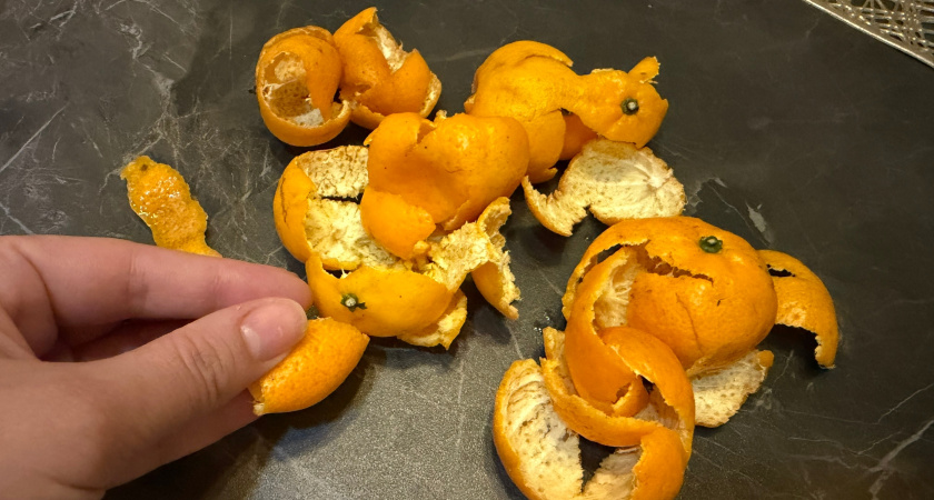 Апельсиновые корки кипячу в микроволновке: избавляюсь от любых запахов в печи - запомните простую хитрость