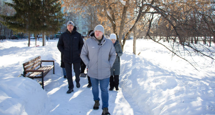 Рабочий объезд: глава Кургана дал поручения по уборке и оценил ремонты в школах