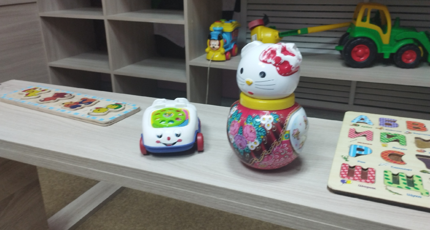 Даже в тюрьме отцовство возможно: курганский омбудсмен помогла осужденному стать официально папой