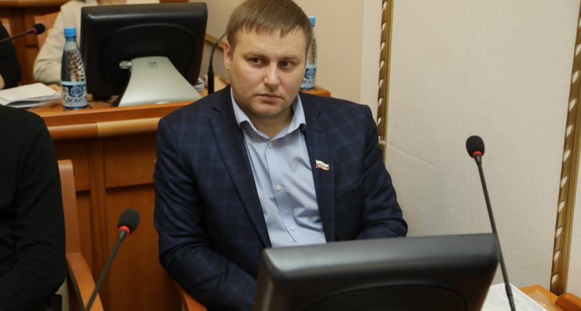 Бывший депутат облдумы Кургана засудил горожанина, расклеивавшего агитки с его портретом на мусорках