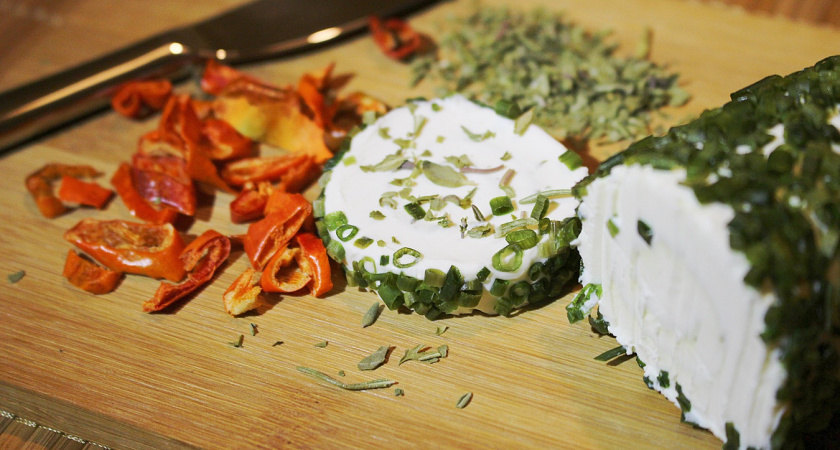 Делаю из 2 литров молока 1 кг сочной брынзы: без заквасок и спецприспособлений - балую домашних на завтрак сливочной вкуснятиной