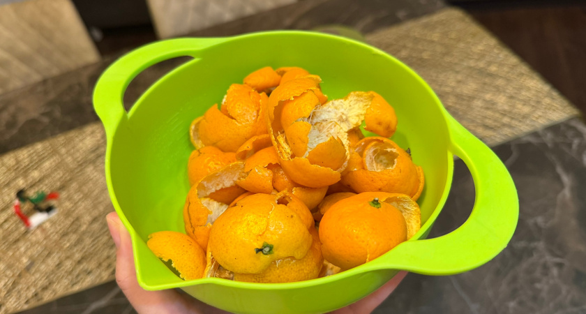 Бью по рукам, если мандариновые корки выбрасывают: это настоящее угощение для посадок