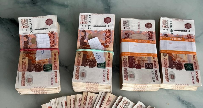 Бывшему курганскому чиновнику пришлось раскошелиться после получения незаконных вознаграждений в течение пяти лет