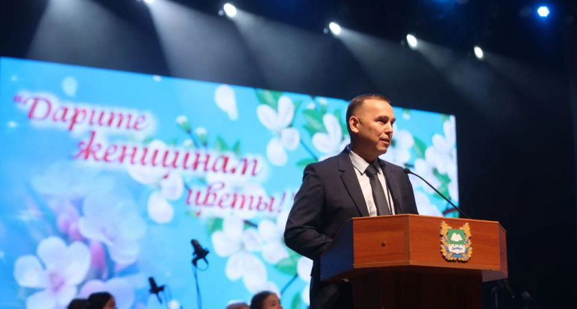 Губернатор Вадим Шумков призвал жительниц Курганской области  не слушать «психологинь с накачанными губами»