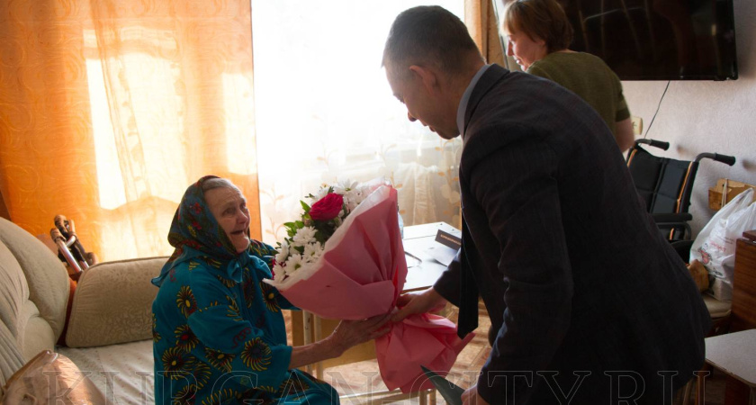 Жительница Кургана, награжденная медалью за труд в войну, празднует 95 лет