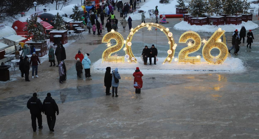 В Кургане начали разбирать главный ледовый городок