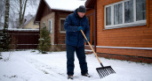 Умные хозяева давно убирают снег не лопатой: рассказываю 2 удобных способа - спина вам скажет "спасибо"