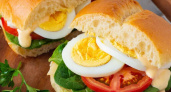 Салаты летят в топку: готовлю сэндвич яйцом - ресторанный завтрак на дому
