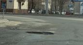 Дорожная яма на улице Зорге на протяжении многих лет кошмарит курганцев