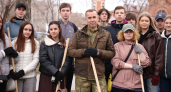 Вадим Шумков вышел на субботник вместе с курганскими школьниками
