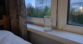 Зачем нужно ставить стакан с солью в комнате: запомните на всю жизнь и детям расскажите