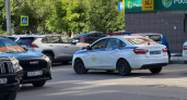 В Кургане 10-летняя девочка, пытаясь перейти дорогу, попала под колеса машины
