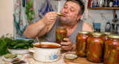 Ух, ох, ах — закатываю огурчики с кетчупом чили: м-м-м, вкуснятина