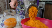 Апельсиновые корки не выбрасываю, а перекручиваю с сахаром — зимой каждая банка как праздник: полезный запас