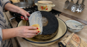 Метод «шубы»: намазываю сковороду и через 20 минут — черный ободок нагара стечет как мед