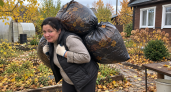 Собираю опавшую листву мешками — везу на дачу: к весне будет 3 полезных применения