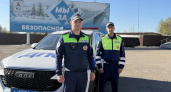 С мигалками до больницы: инспекторы ДПС помогли довезти пожилую куранку