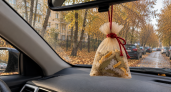 Делаю вонючку в машину из лавра, цедры и соли: пахнет как после салона — и никаких ароматизаторов не нужно