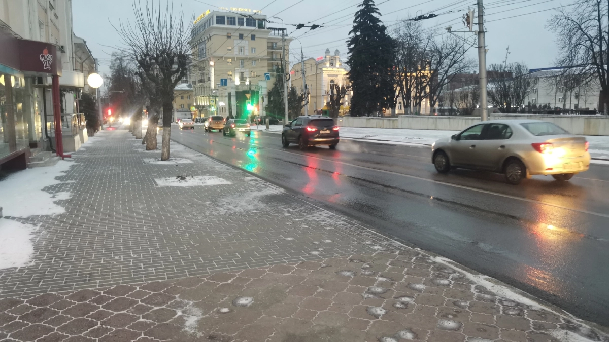 Что делать, если загорелся красный сигнал светофора, а вы уже пересекли стоп-линию: рекомендации сотрудников ГИБДД