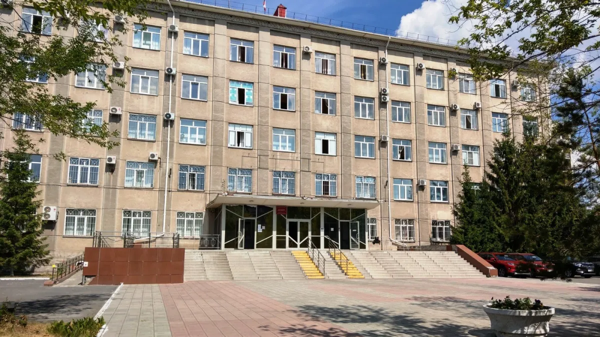 Несмотря на сделку со следствием, экс-сотруднику «Курганавтодора» продлили арест 