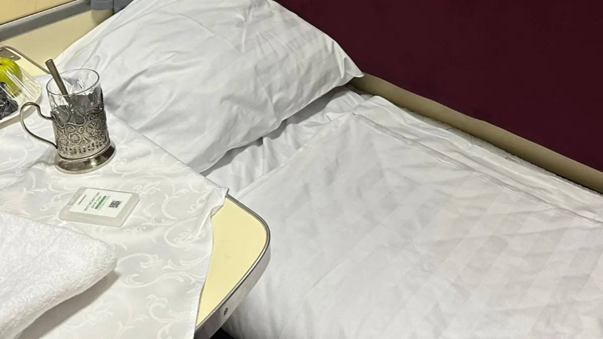 «Вещи я свои со стола уберу, а место у стола и в проходе есть!»: что в РЖД называется «местом» и нужно ли его уступать