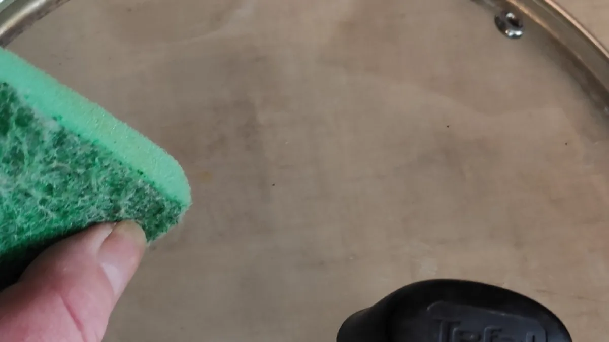 1 ложка на литр воды - и стеклянные крышки от кастрюль чисты до скрипа: ни грамма жира и налета - волшебное  чудо средство