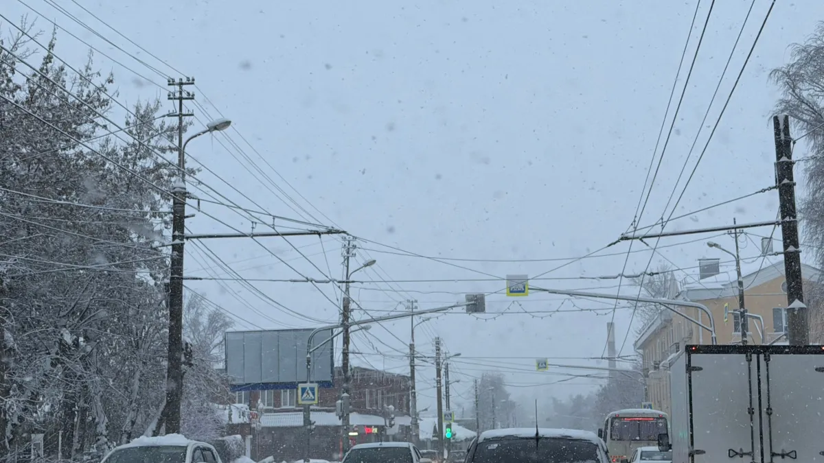 Кто обязан уступить, если дорога начала резко сужаться: ответ на вечный вопрос