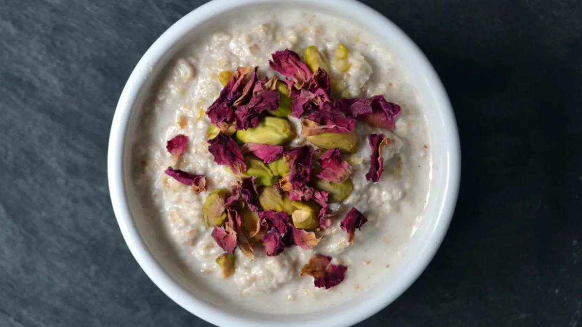 На завтрак варю быструю молочную кашу даже без крупы: за 5 минут пуховая каша с особенным вкусом из детства