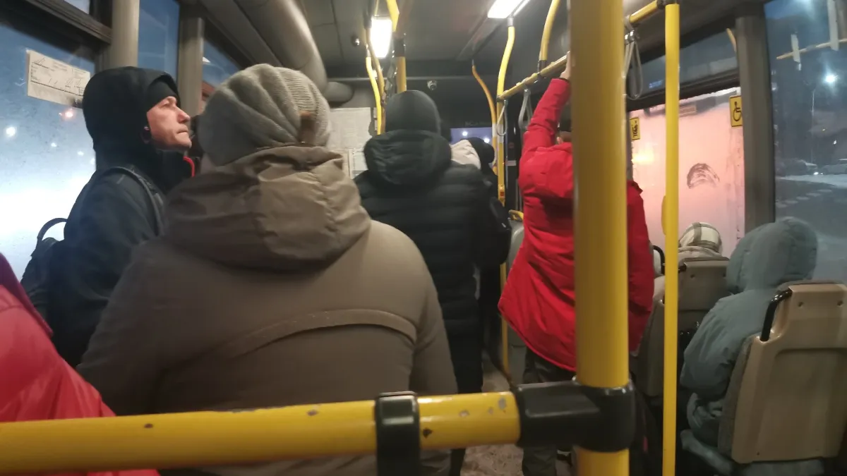 Водители автобусов Кургана пожаловались, что спят всего по 90 минут в день