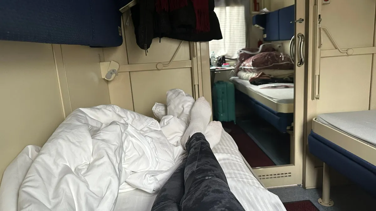 До слез обидно: из-за новых правил РЖД не знала, как прогнать со своей нижней полки мужика наверх - вот на чьей стороне оказался закон