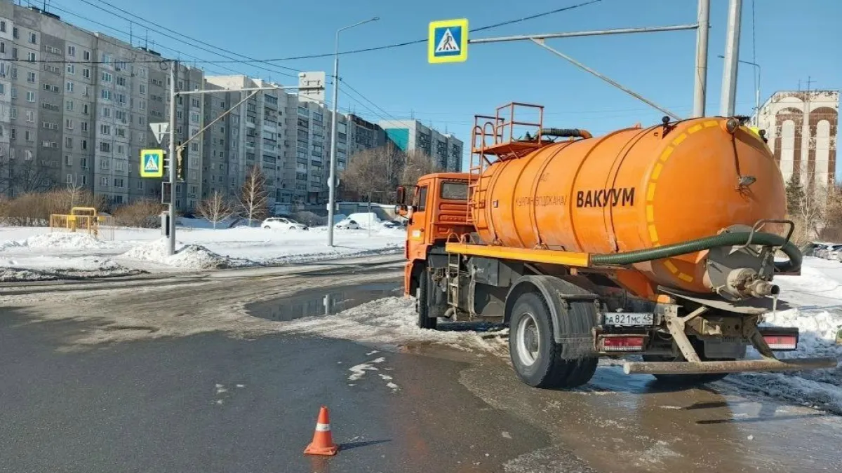 Из-за коммунальной аварии на две недели перекроют перекрёсток в Северном районе Кургана