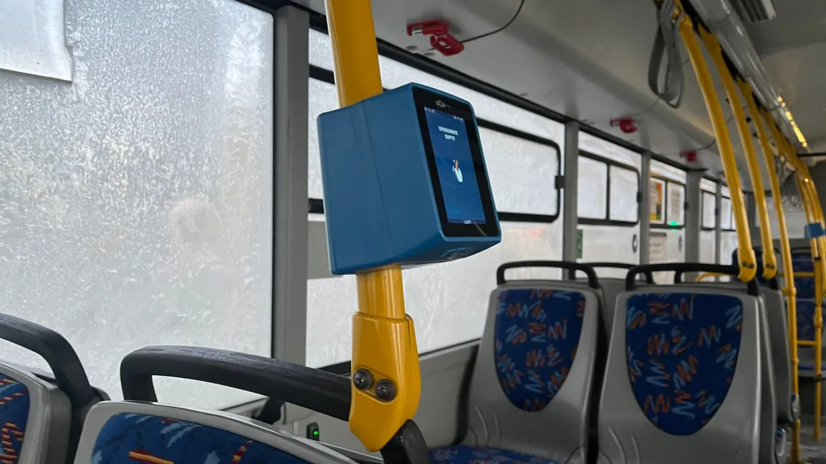 Новую систему оплаты проезда внедрили в автобусах Шадринска