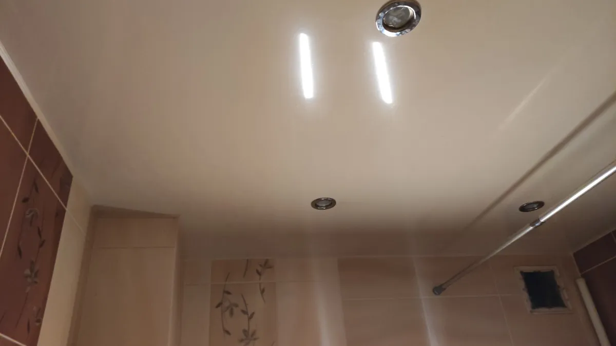 Купил комплект натяжного потолка на Озоне: рассказываю, есть ли смысл натягивать потолки самому без тепловой пушки - удалось ли сэкономить