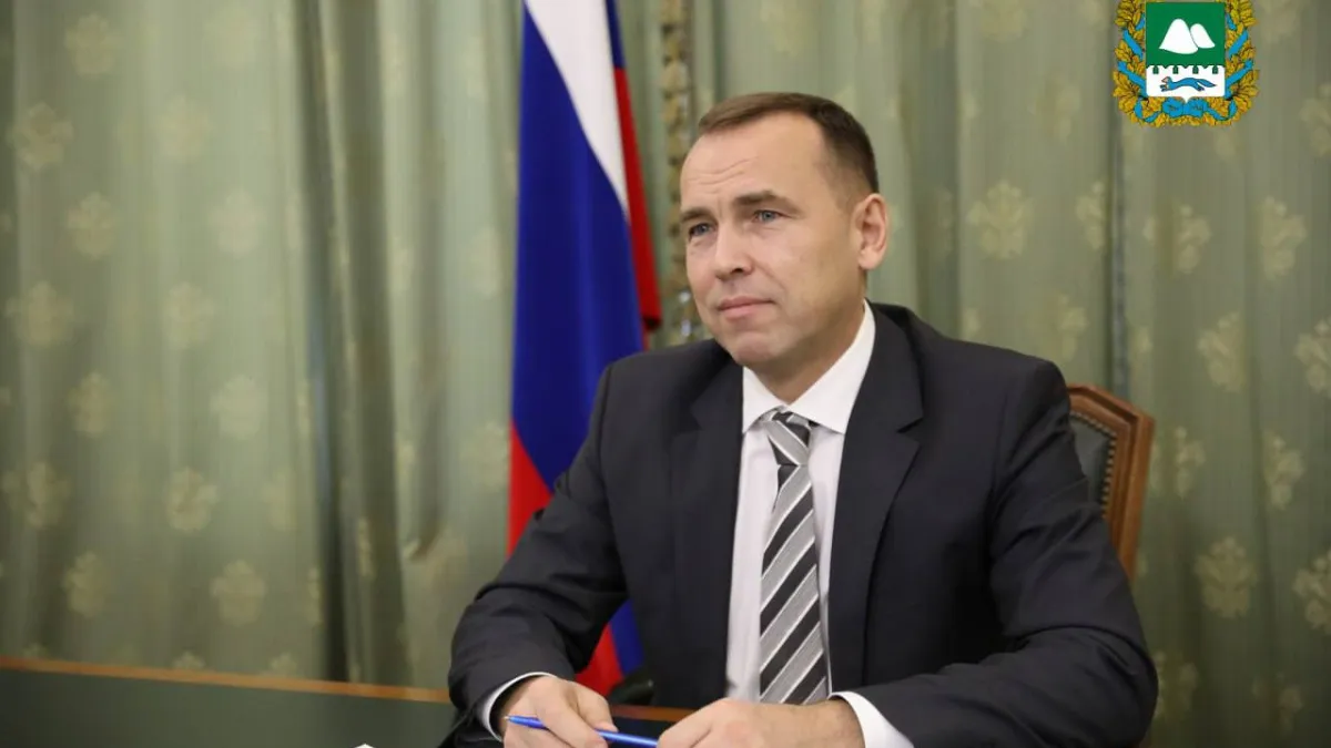 Губернатор поздравил работников ЖКХ и бытового обслуживания с профессиональным праздником