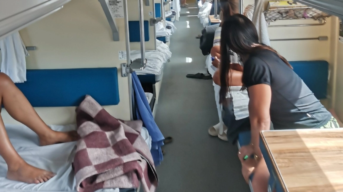 "Не спали из-за нее всем вагоном": семь типов пассажиров поездов, которых проводники и попутчики ненавидят