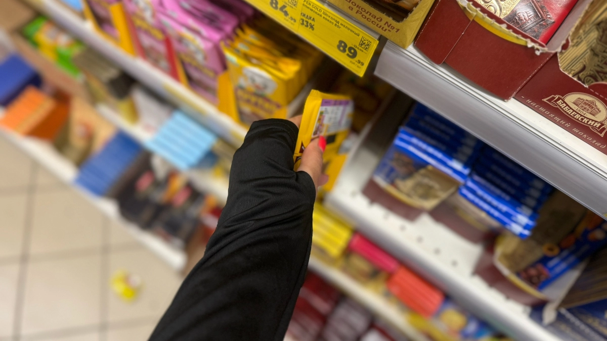 Попробовала Дубайский шоколад с фисташковой начинкой из Магнита, когда хайп на него спал: ели всей семьей и вот где нашли "химозные" нотки