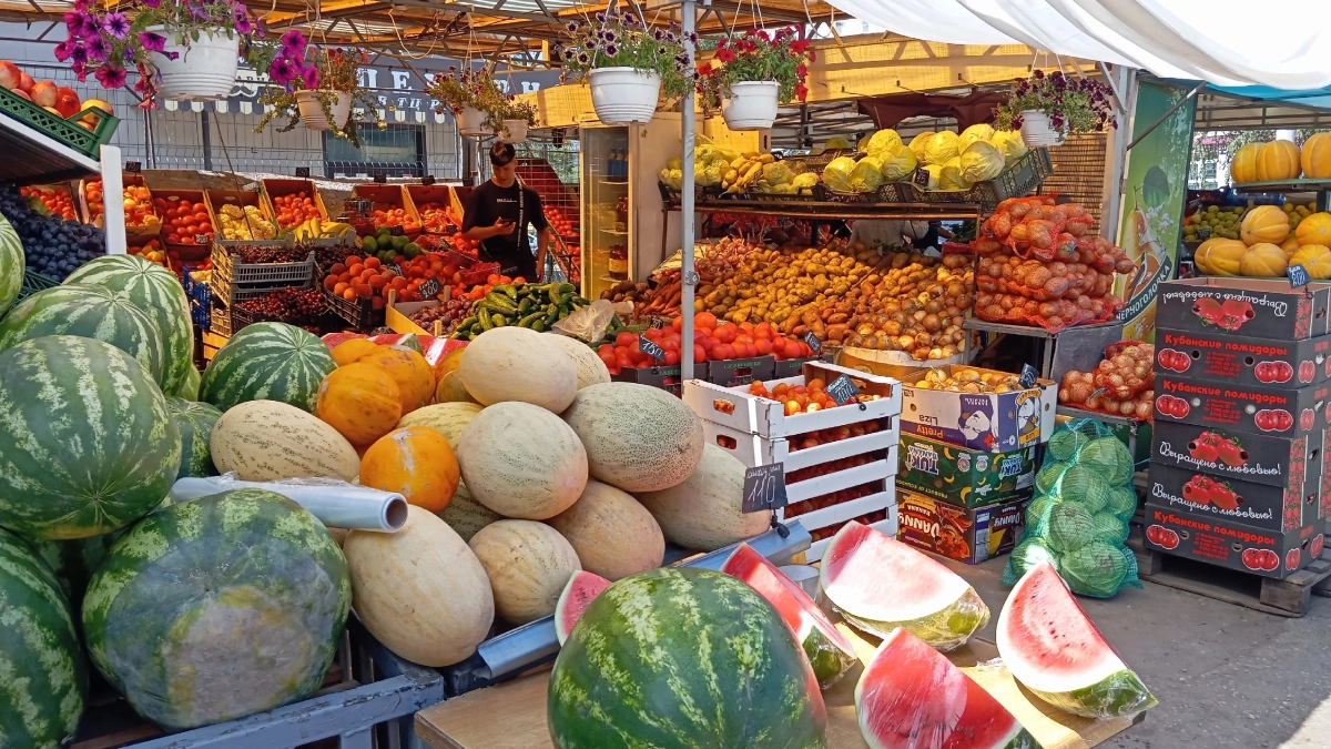 Из-за отсутствия маркировки 17 тонн томатов и 16 тонн помело не пустили в Курганскую область