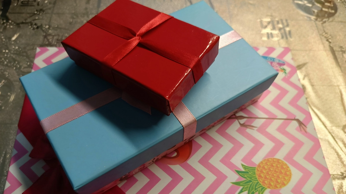 Никогда не дарите это на День Рождения: к слезам и неудачам - 9 вещей в черном списке