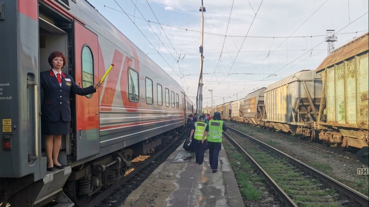 "Не покупайте билет, пока не прочитаете": грязная изнанка поездов - что скрывают проводницы за улыбкой и чаем с печеньками