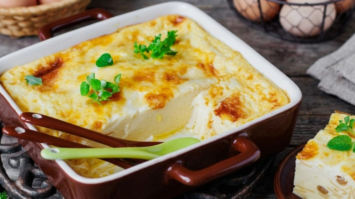 Воздушный омлет как из школьной столовой: сытный и полезный завтрак за 30 минут